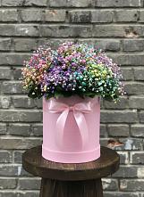 Цветочная композиция из Гипсофила и Розы в шляпной коробке в Куликово