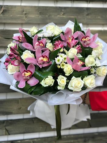 Букет цветов из: Розы и Хризантемы в Куликово