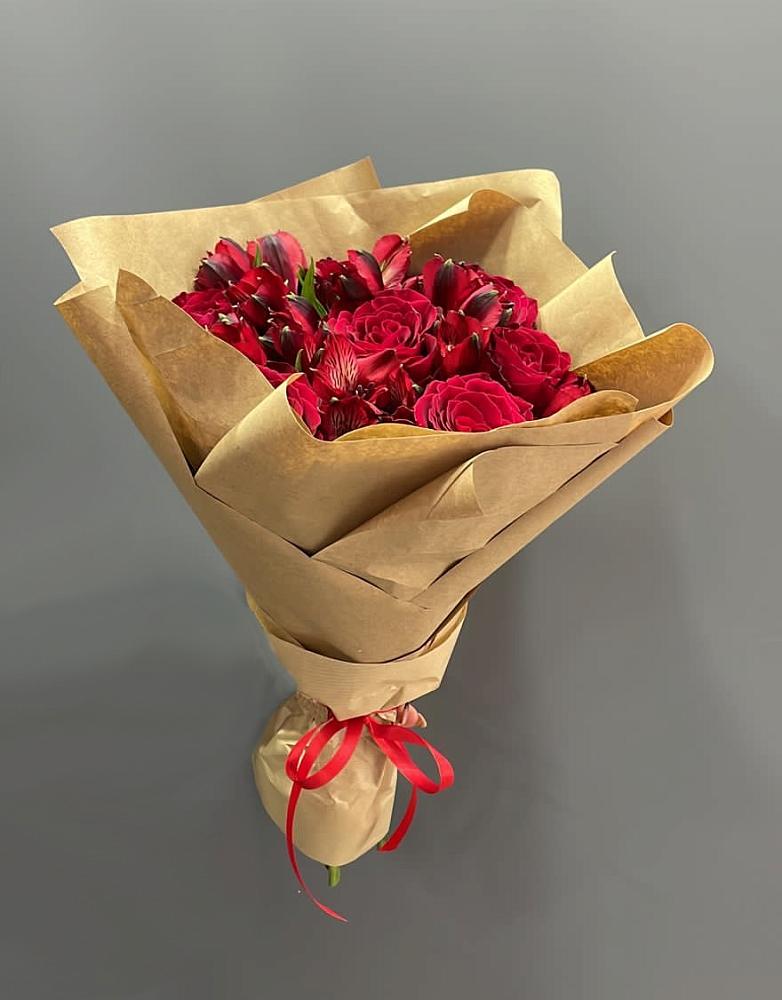 Букет цветов из: Альстромерии и Розы в Куликово