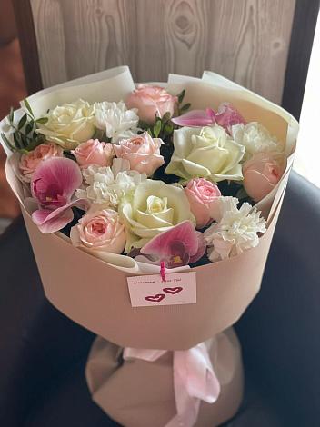 Букет цветов из: Орхидеи, Розы и Гвоздики в Куликово