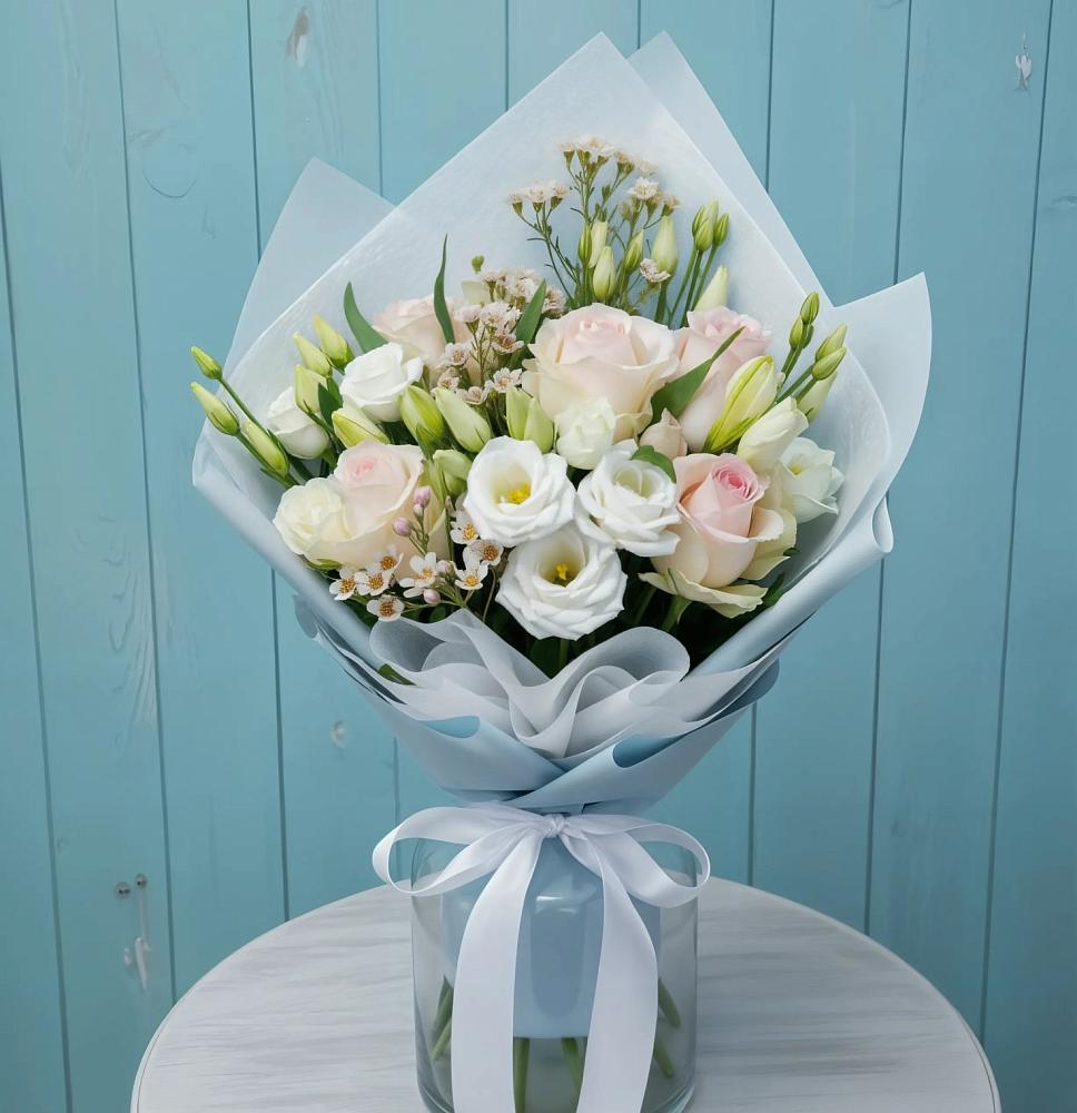 Букет цветов из: Розы и Лизиантусы в Куликово