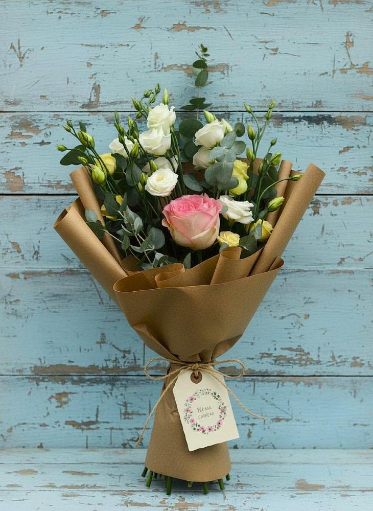 Букет цветов из: Розы и Лизиантусы в Куликово