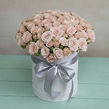 Цветочная композиция из Розы в шляпной коробке в Куликово