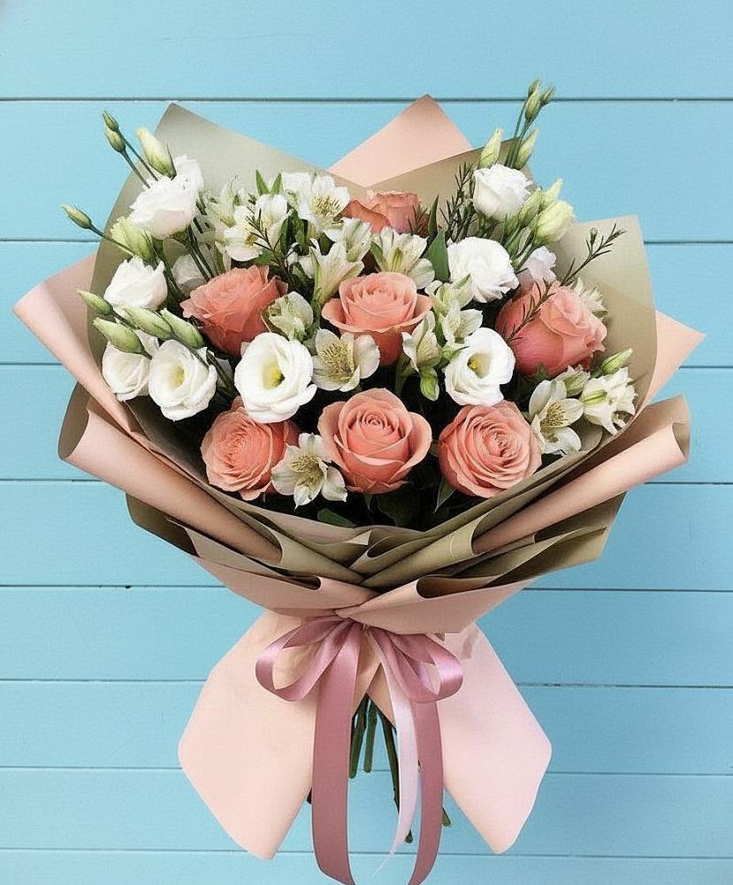 Букет цветов из: Розы, Альстромерии и Лизиантусы в Куликово