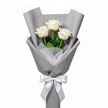 Букет 3 белые розы в Куликово