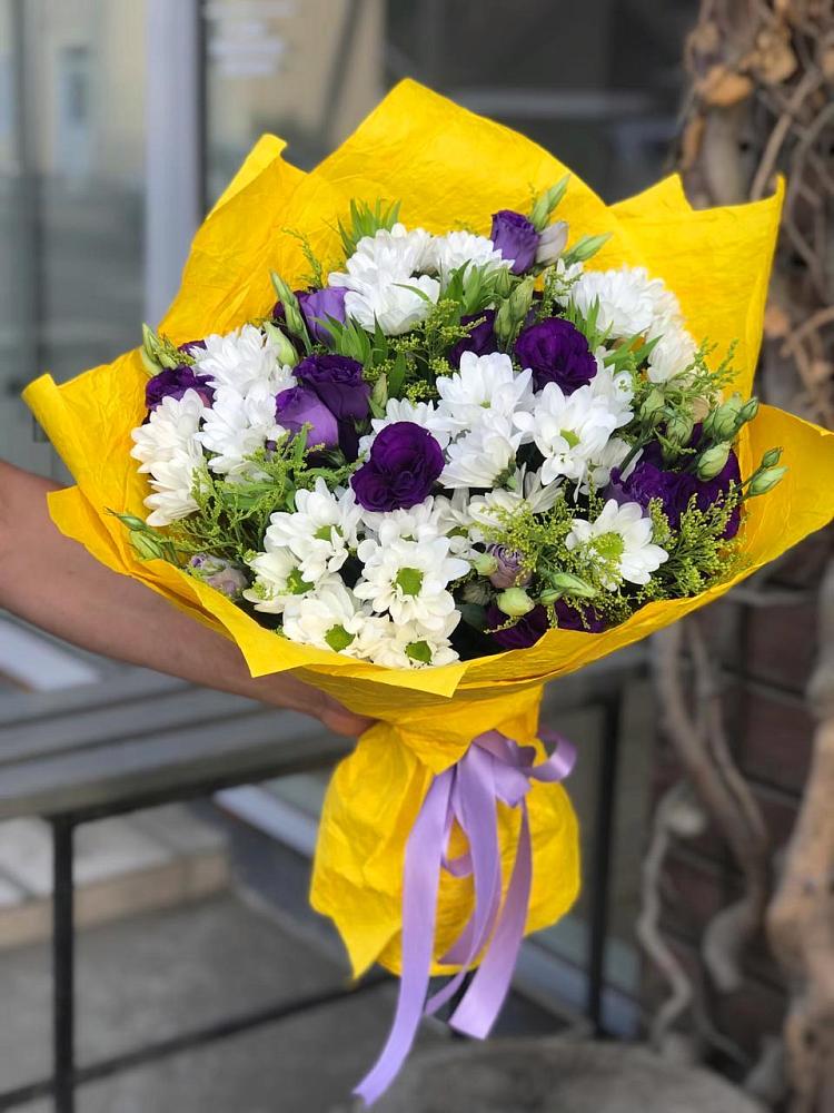 Букет цветов из: Ирисы, Хризантемы и Ромашки в Куликово