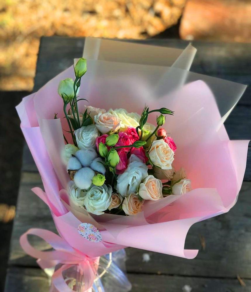 Букет цветов из: Розы и Лизиантусы в Куликово