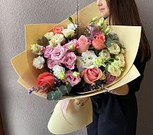 Букет цветов из:  Розы, Лизиантусы и Гвоздики в Куликово
