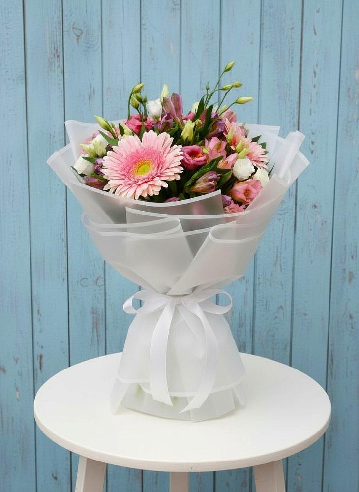 Букет цветов из: Герберы, Альстромерии и Лизиантусы в Куликово