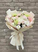 Букет цветов из:  Гвоздики, Розы, Лизиантусы и Хризантемы в Куликово