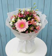 Букет цветов из:  Герберы, Альстромерии и Лизиантусы в Куликово
