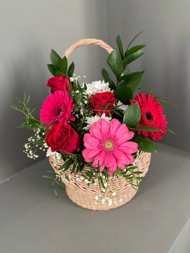 Цветочная композиция из Розы, Хризантемы и Герберы в корзине в Куликово