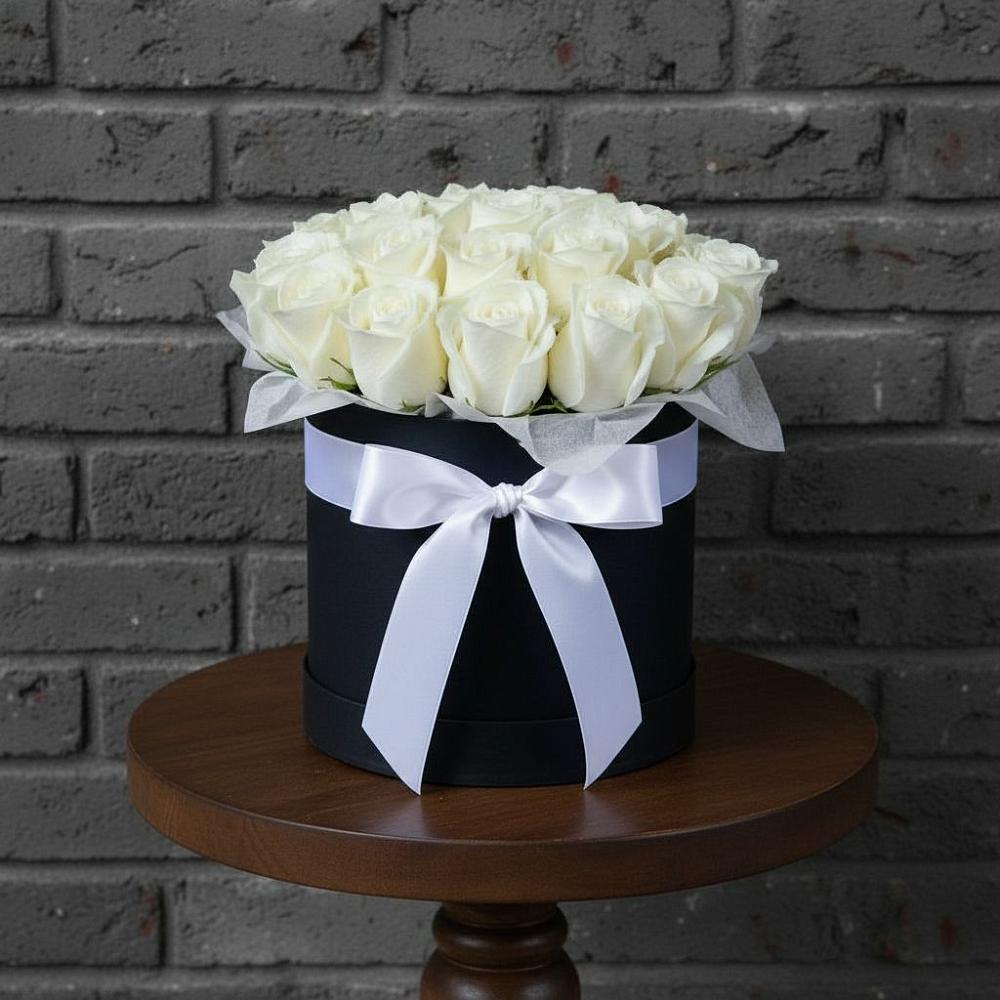 Цветочная композиция из Розы в шляпной коробке в Куликово