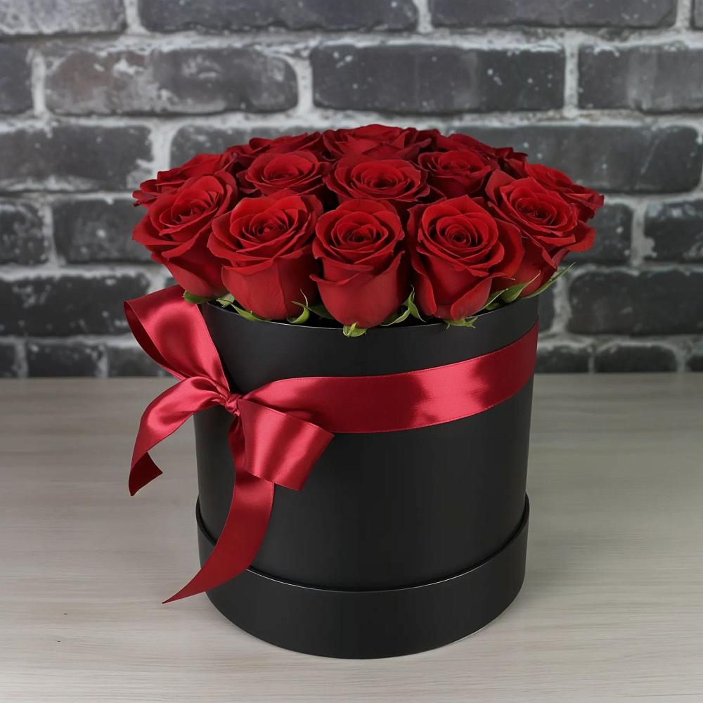 Цветочная композиция из Розы в шляпной коробке в Куликово