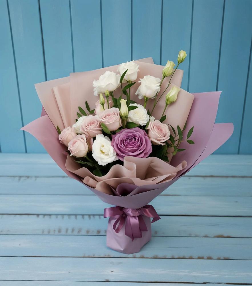 Букет цветов из: Розы и Лизиантусы в Куликово